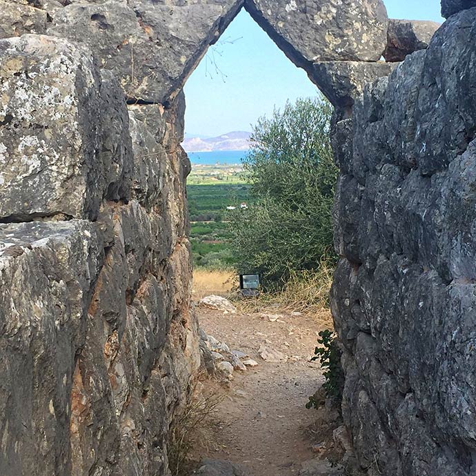 Ελληνική Πυραμίδα κοντά στο Τολό